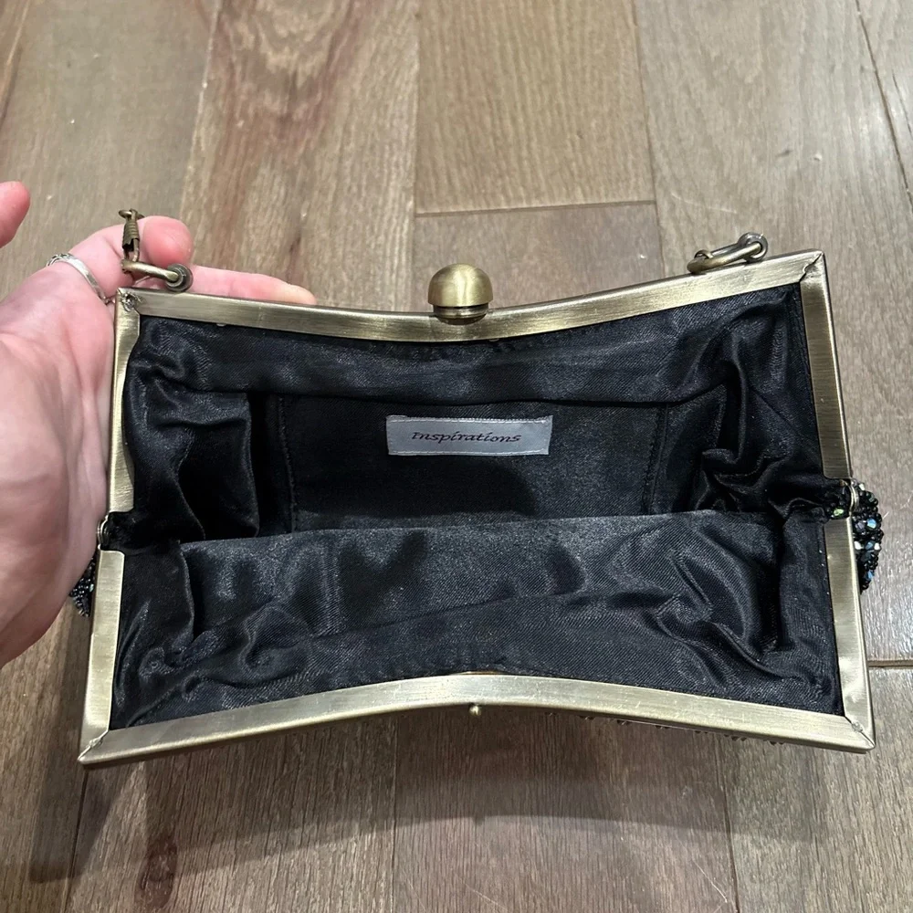 Vintage black and gold beaded shoulder bag!